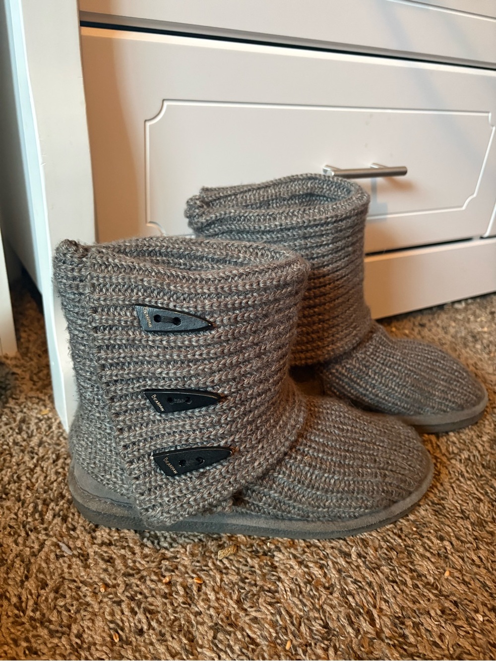 BEARPAW Tall Grey Knit Boots US Women’s Size 9